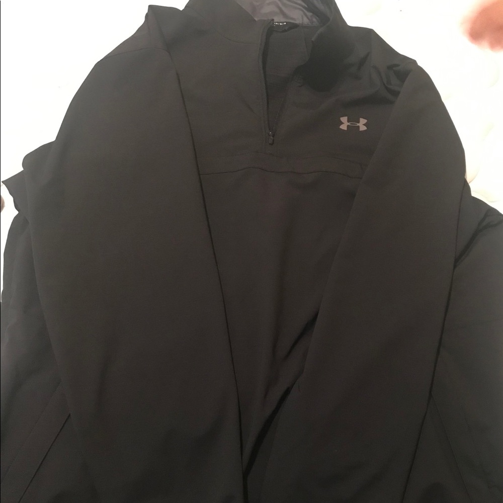 Men’s under armor pull-over